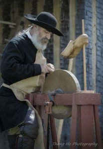 Bo Bradshaw demonstrating his sharpening wheel at the Fort. Thang Ho Photography.